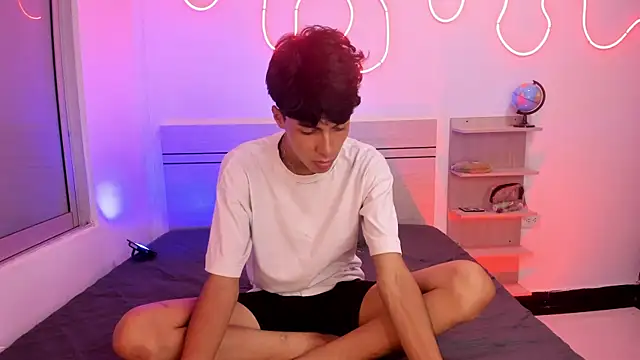 Snapshot of luccas_ferreira chatting on November 2025 07:08:02 PM luccas ferreira online show from November 2025 07:08:02 PM