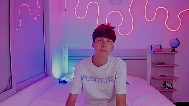 Snapshot of luccas_ferreira chatting on December 2025 08:17:02 PM luccas ferreira online show from December 2025 08:17:02 PM