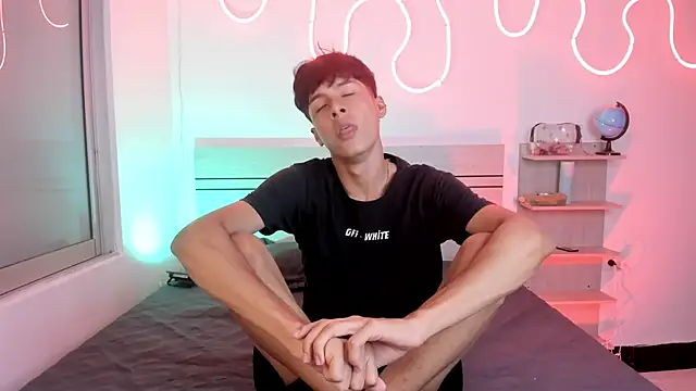 Snapshot of luccas_ferreira chatting on November 2025 07:08:02 PM luccas ferreira online show from November 2025 07:08:02 PM