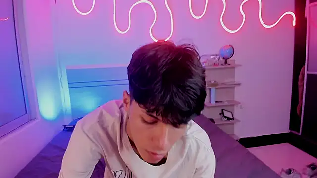 Snapshot of luccas_ferreira chatting on November 2025 07:06:01 PM luccas ferreira online show from November 2025 07:06:01 PM