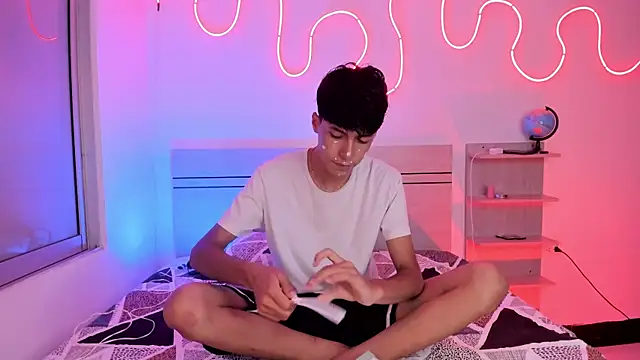 Snapshot of luccas_ferreira chatting on October 2025 07:03:02 PM luccas ferreira online show from October 2025 07:03:02 PM