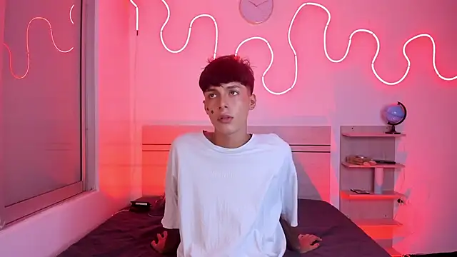 Snapshot of luccas_ferreira chatting on November 2025 07:06:01 PM luccas ferreira online show from November 2025 07:06:01 PM