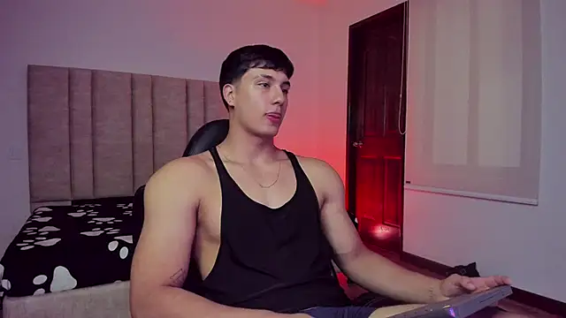 CHRIS MORGAN1 online show from November 2025 03:32:01 AM