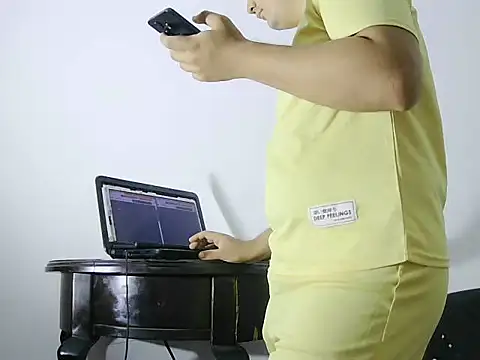 camilowhite 1 online show from October 2025 05:02:01 PM