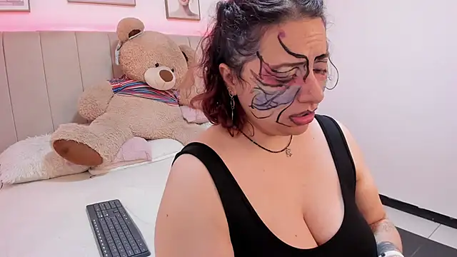 sam von tess online show from October 2025 04:59:01 AM