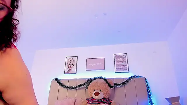 sam von tess online show from December 2025 08:04:02 PM