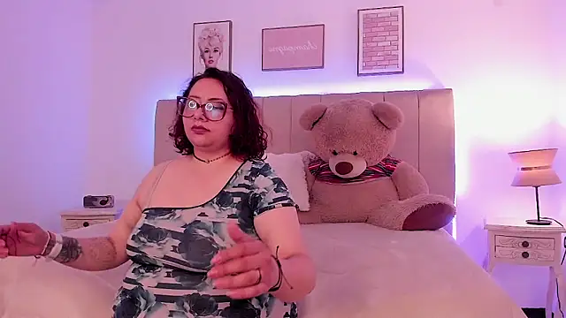 sam von tess online show from November 2025 06:03:01 AM