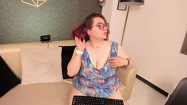 sam von tess online show from October 2025 03:52:02 AM