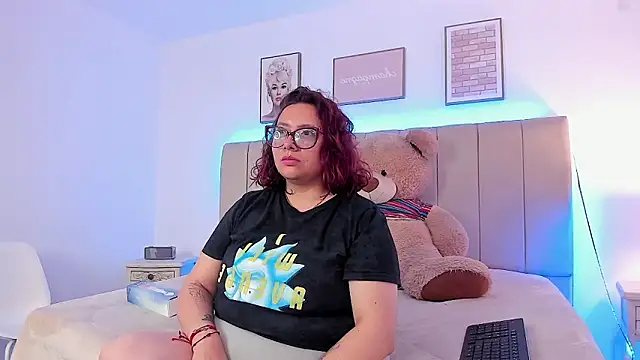 sam von tess online show from December 2025 12:33:02 PM