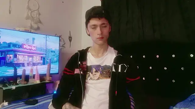 Tyler cat online show from December 2025 06:40:01 AM