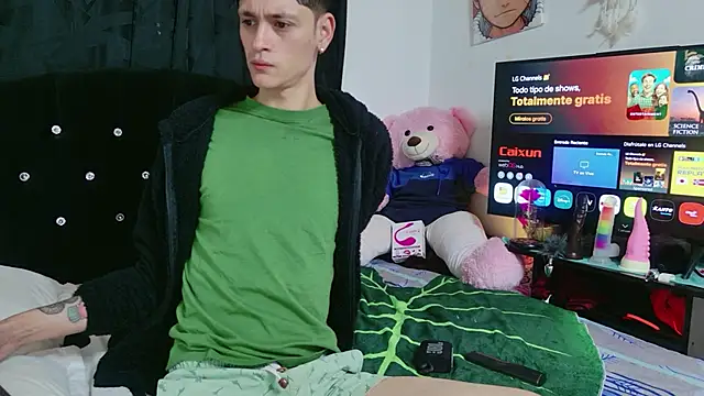 Tyler cat online show from October 2025 11:02:02 AM