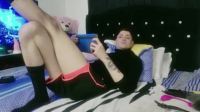 Tyler cat online show from October 2025 10:39:01 AM
