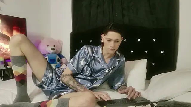 Tyler cat online show from October 2025 12:40:02 PM