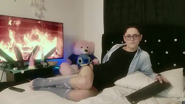 Tyler cat online show from October 2025 11:20:02 AM