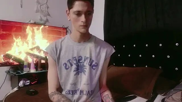 Tyler cat online show from November 2025 10:13:02 PM