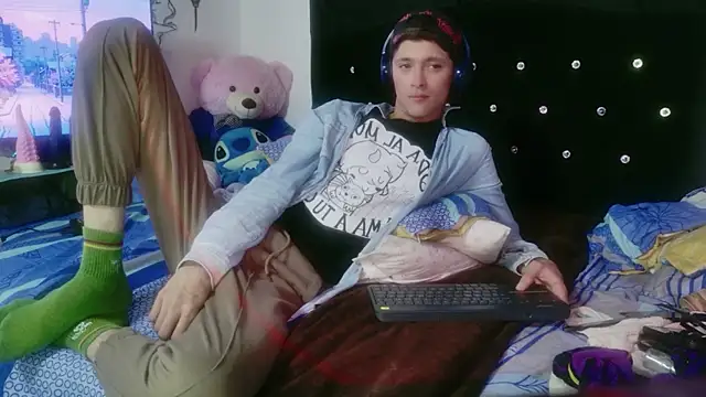 Tyler cat online show from December 2025 03:28:04 PM