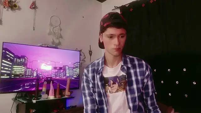 Tyler cat online show from November 2025 12:54:01 AM