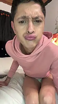 Tyler cat online show from October 2025 04:32:02 PM