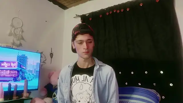 Tyler cat online show from December 2025 02:38:02 AM