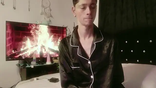 Tyler cat online show from November 2025 10:53:02 AM