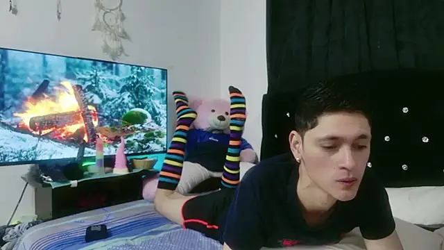 Tyler cat online show from October 2025 06:47:01 AM