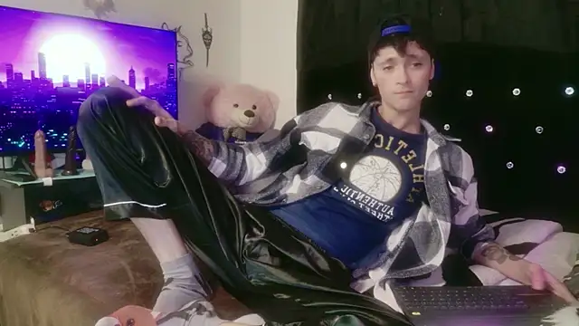 Tyler cat online show from December 2025 03:52:01 AM