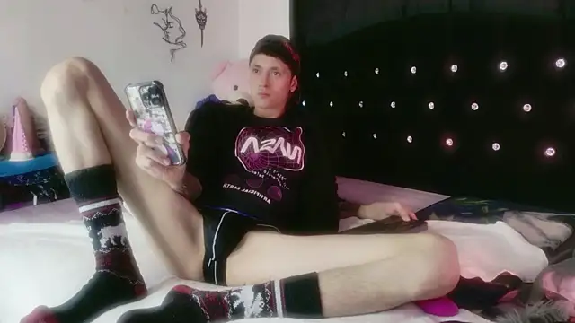 Tyler cat online show from March 2026 01:25:01 AM