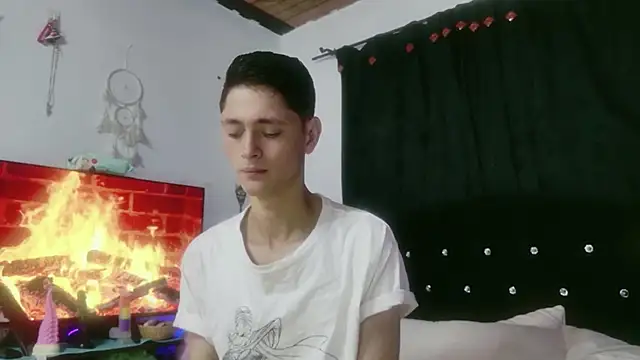 Tyler cat online show from November 2025 01:38:01 PM