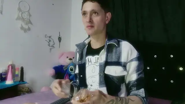 Tyler cat online show from February 2026 02:49:02 PM