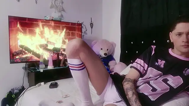 Tyler cat online show from November 2025 01:38:01 PM