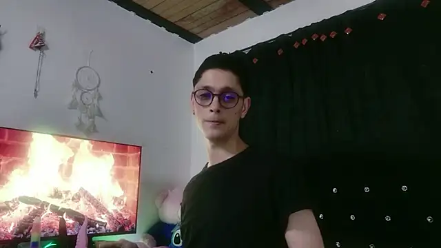 Tyler cat online show from October 2025 11:34:01 AM