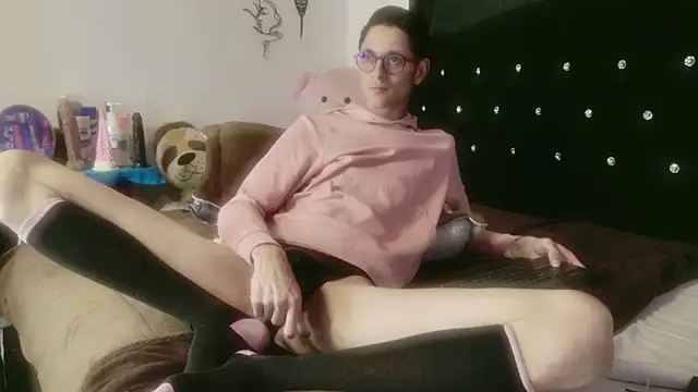 Tyler cat online show from May 2026 03:49:02 PM