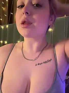 KellyMoors online show from December 2025 01:22:02 AM