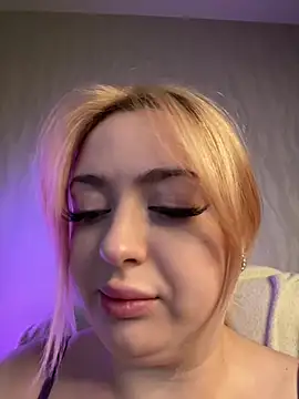 KellyMoors online show from April 2026 01:32:02 AM