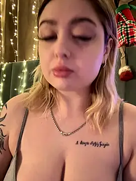 KellyMoors online show from December 2025 01:41:02 AM