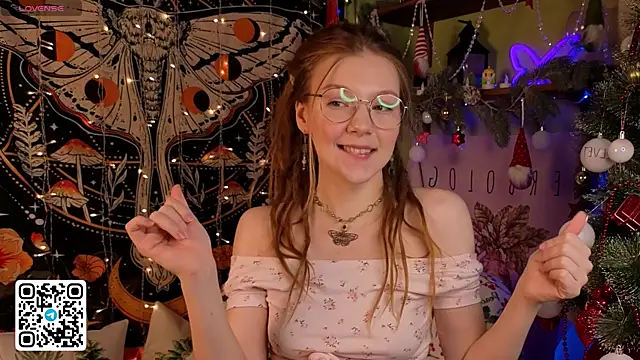 lyra thenymph online show from December 2025 12:14:01 AM