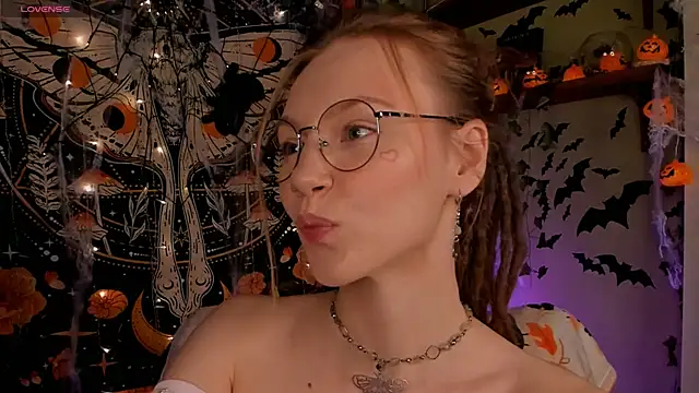 lyra thenymph online show from November 2025 11:37:01 AM