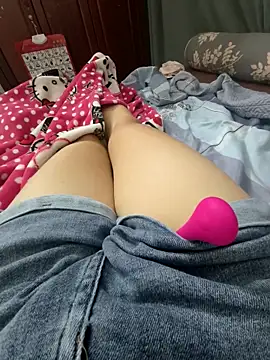 Lili 2love online show from December 2025 01:13:02 PM