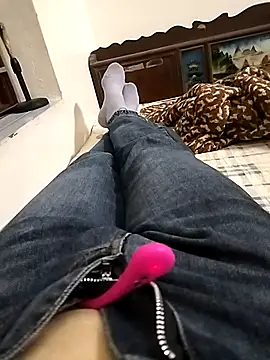 Lili 2love online show from November 2025 01:31:01 AM