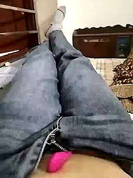 Lili 2love online show from October 2025 12:42:01 AM