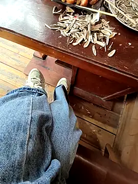 Lili 2love online show from November 2025 01:43:01 AM