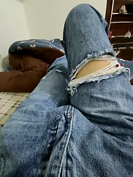 Lili 2love online show from December 2025 01:17:01 AM