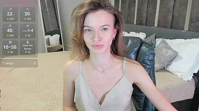 EvaToniz online show from October 2025 01:07:01 AM