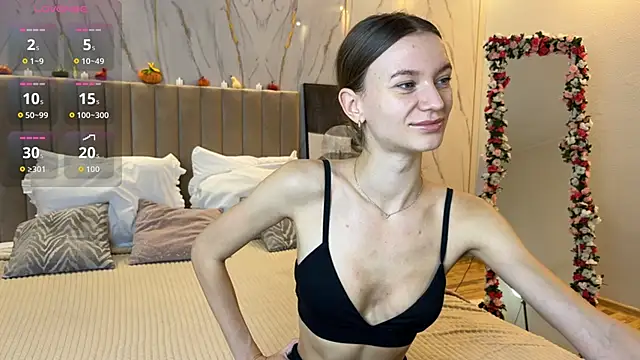 EvaToniz online show from October 2025 01:08:01 AM