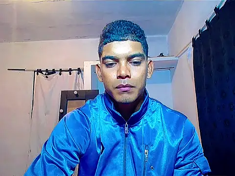Snapshot of theMyke101 chatting on April 2026 12:08:01 AM theMyke101 online show from April 2026 12:08:01 AM