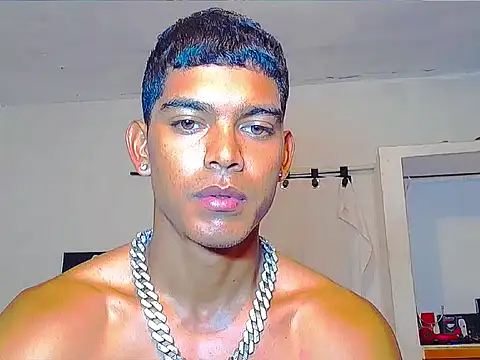 Snapshot of theMyke101 chatting on May 2026 04:44:02 PM theMyke101 online show from May 2026 04:44:02 PM