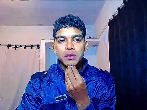 Snapshot of theMyke101 chatting on April 2026 11:40:01 PM theMyke101 online show from April 2026 11:40:01 PM