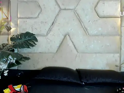 Julieta Slav3 online show from March 2026 09:33:02 PM