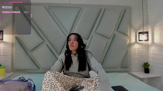 Julieta Slav3 online show from March 2026 09:43:02 PM