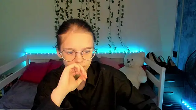 shy elina01 online show from October 2025 10:06:01 AM